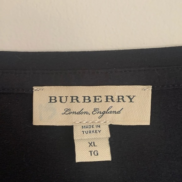 Burberry 3/4 sleeve top. - Picture 2 of 6